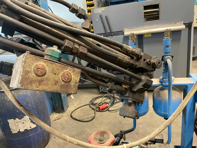 Hennecke hk 5,5 pu hoge druk schuim installatie - afbeelding 4 van  9