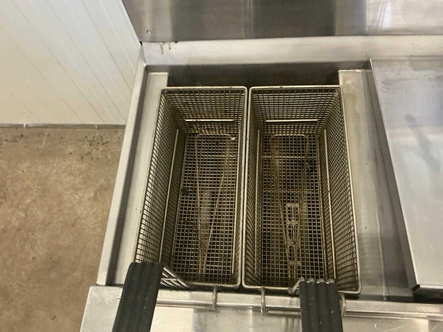 Henny penny ofg-323 computron 1000 friteuse - afbeelding 8 van  11