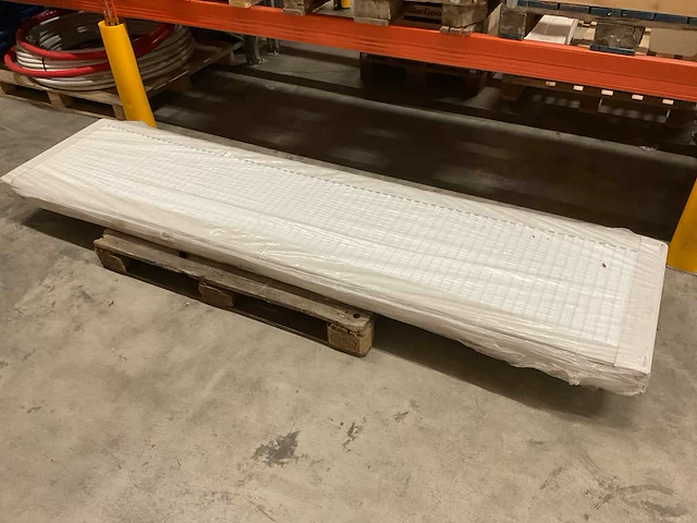 Henrad all in t22 - 600x2600mm radiator - afbeelding 1 van  2
