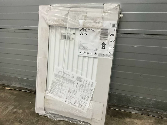 Henrad hygiene eco paneelradiator 584w - afbeelding 1 van  3