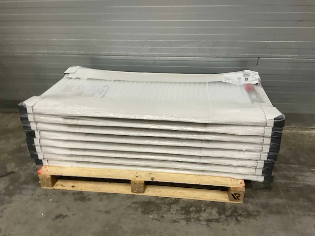 Henrad hygiene type 10 paneelradiator 979w (8x) - afbeelding 3 van  7