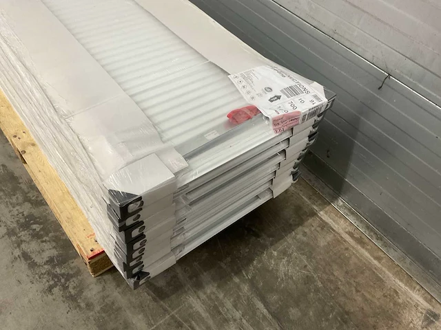 Henrad hygiene type 10 paneelradiator 979w (8x) - afbeelding 6 van  7