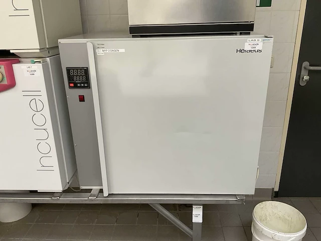 Heraeus b5060 ek-co2 laboratoriumincubator - afbeelding 1 van  7
