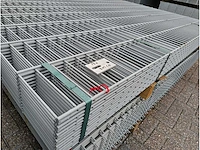 Heras - dubbelstaafs hekwerk 8/6/8 (13x) 2,03m licht grijs - afbeelding 1 van  6