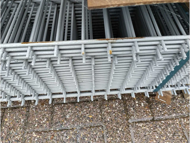 Heras - dubbelstaafs hekwerk 8/6/8 (24x) 1,83m licht grijs - afbeelding 4 van  6