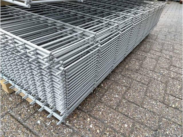 Heras - dubbelstaafs hekwerk 8/6/8 (24x) 1,83m licht grijs - afbeelding 5 van  6