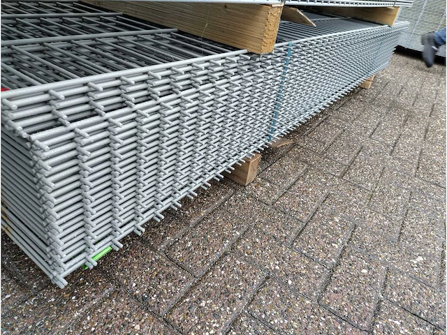 Heras - dubbelstaafs hekwerk 8/6/8 (24x) 1,83m licht grijs - afbeelding 6 van  6