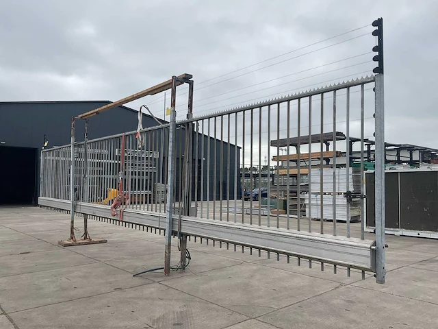 Heras automatische schuifpoort (11,74 mtr) - afbeelding 12 van  23