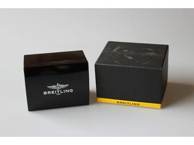 Heren chronograaf polshorloge breitling, chronomat, zwarte wijzerplaat, bouwjaar ca. 2000 - afbeelding 9 van  9