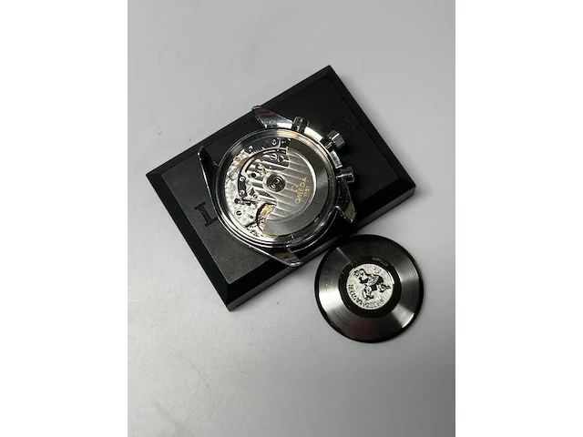 Heren chronograaf polshorloge omega, speedmaster, zwarte wijzerplaat, bouwjaar ca 2000 - afbeelding 5 van  16