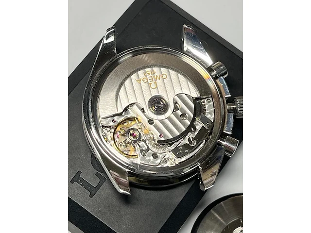 Heren chronograaf polshorloge omega, speedmaster, zwarte wijzerplaat, bouwjaar ca 2000 - afbeelding 6 van  16