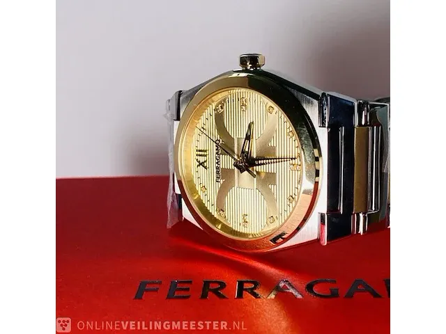 Heren horloge - ferragamo met 16 diamanten van €1500,00 - afbeelding 1 van  10