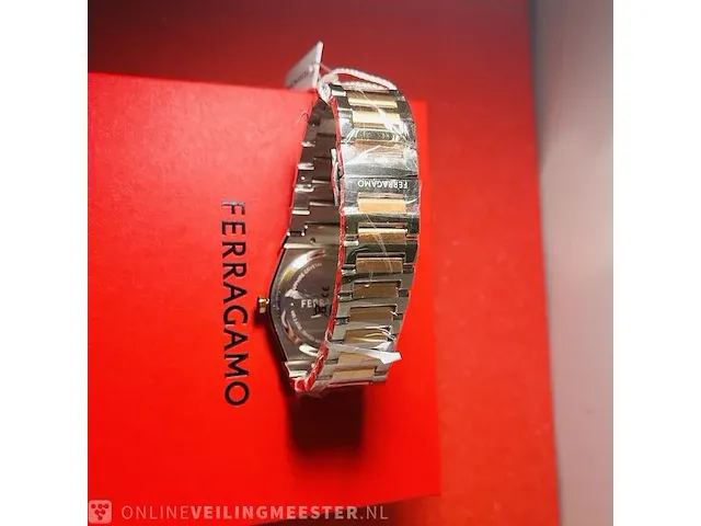 Heren horloge - ferragamo vega met 16 diamanten van €1500,00 - afbeelding 9 van  10