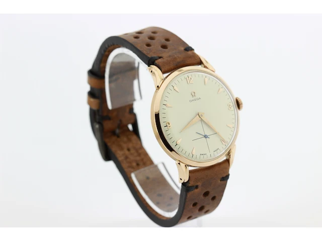 Heren polshorloge omega, vintage model, creme wijzerplaat, bouwjaar 40 er jaren - afbeelding 2 van  8