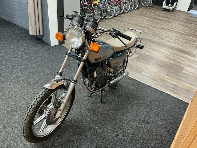 Herkules sachs 50cc brommer - afbeelding 6 van  10