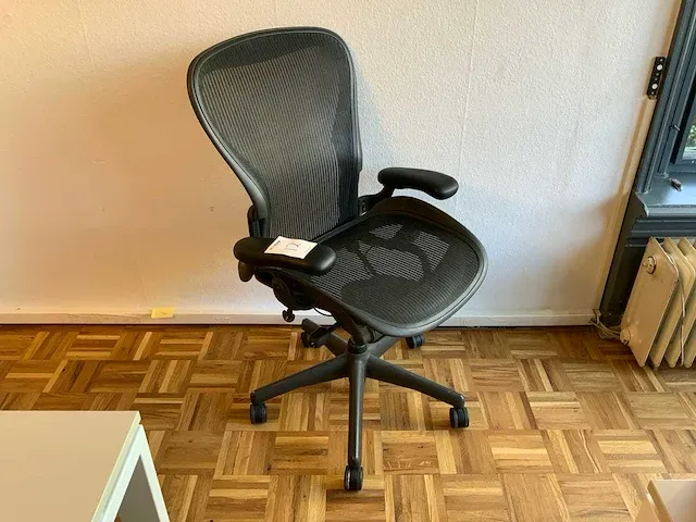 Herman miller aeron bureaustoel - afbeelding 1 van  7