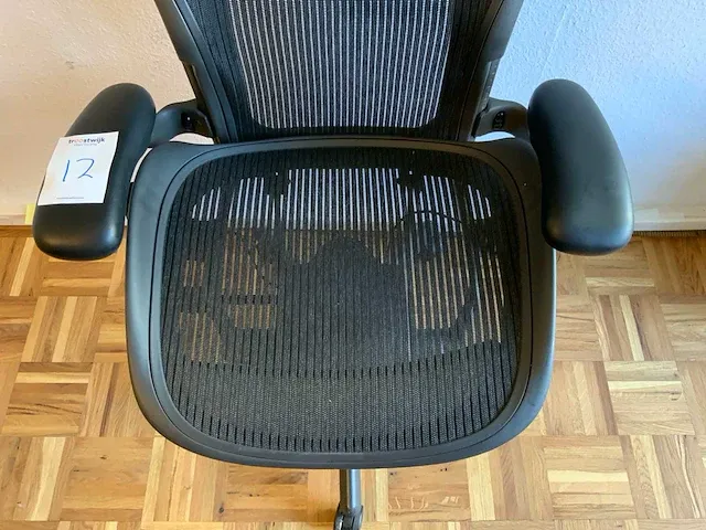 Herman miller aeron bureaustoel - afbeelding 4 van  7