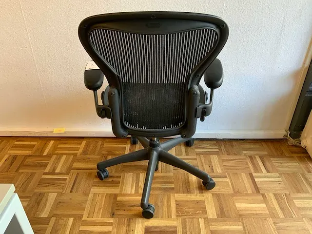 Herman miller aeron bureaustoel - afbeelding 6 van  7
