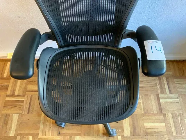 Herman miller aeron bureaustoel - afbeelding 4 van  7