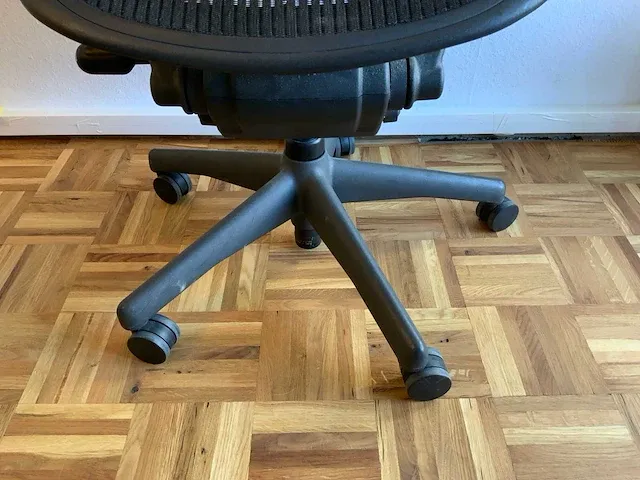 Herman miller aeron bureaustoel - afbeelding 5 van  7