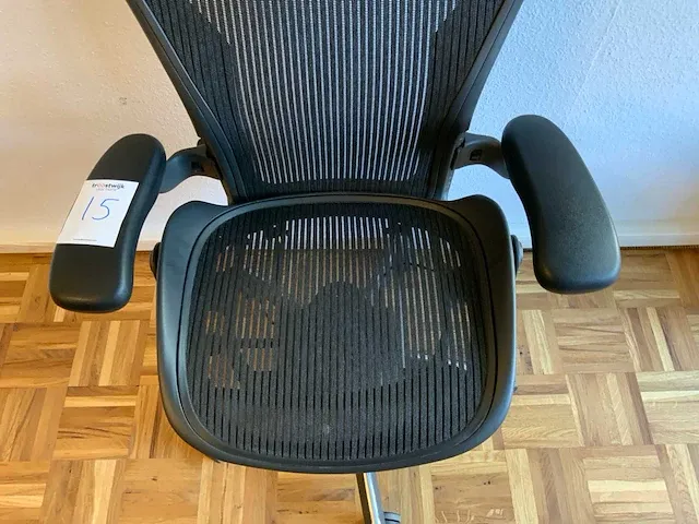 Herman miller aeron bureaustoel - afbeelding 4 van  7
