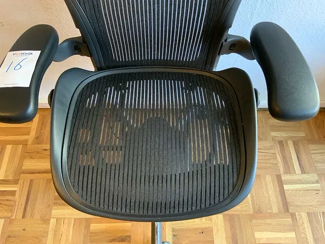 Herman miller aeron bureaustoel - afbeelding 4 van  7