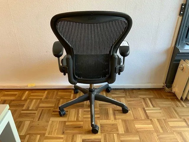 Herman miller aeron bureaustoel - afbeelding 6 van  7