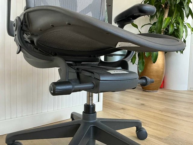 Herman miller aeron c ii bureaustoel - afbeelding 9 van  10