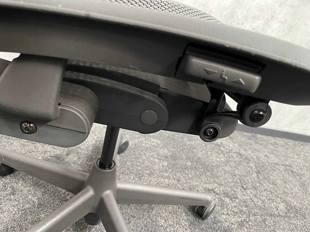 Herman miller celle - ergonomische bureaustoel - afbeelding 4 van  14