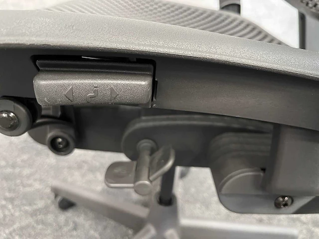 Herman miller celle - ergonomische bureaustoel - afbeelding 14 van  14