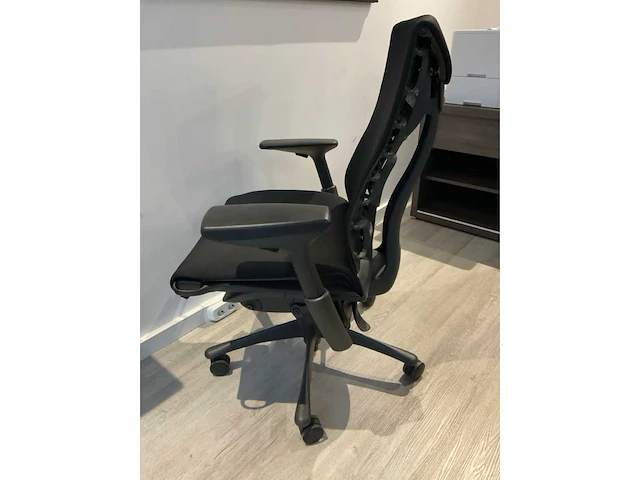 Herman miller embody s bureaustoel - afbeelding 9 van  12