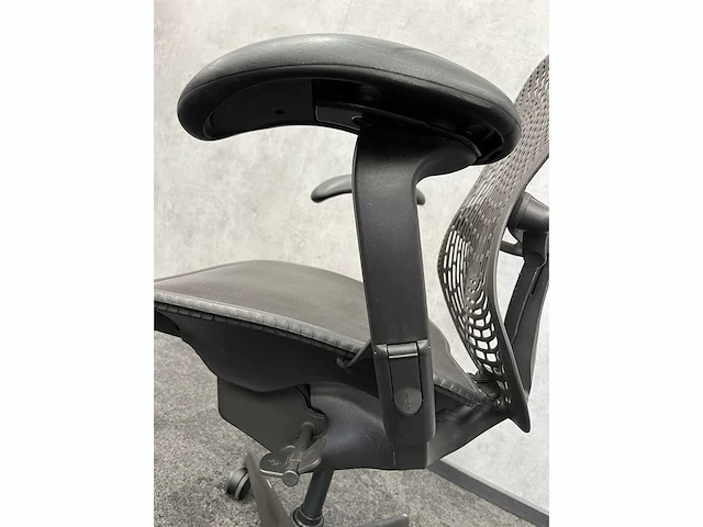 Herman miller mirra - bureaustoel - afbeelding 17 van  18