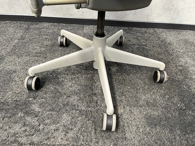 Herman miller mirra - bureaustoel - afbeelding 11 van  15