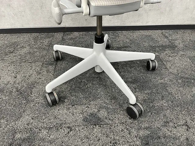 Herman miller mirra 2 butterfly - bureaustoel - afbeelding 14 van  18