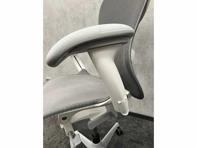 Herman miller mirra 2 butterfly - bureaustoel - afbeelding 9 van  18