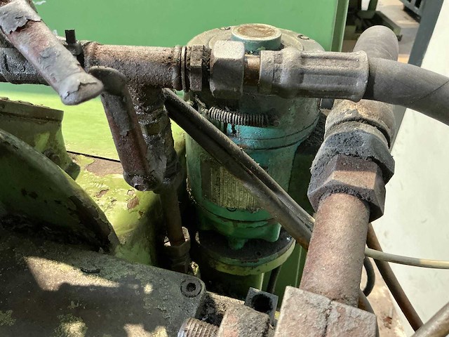 Herminghausen - centreless grinding machine - 1986 - afbeelding 3 van  12