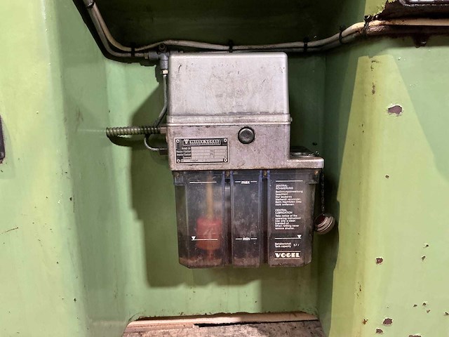 Herminghausen - centreless grinding machine - 1986 - afbeelding 12 van  12