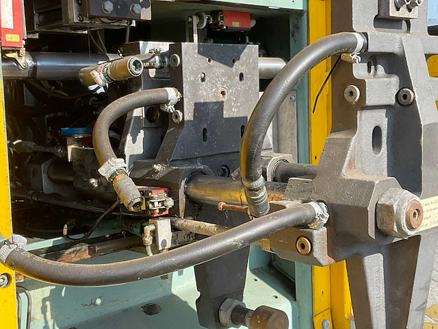Hesta spuit gietmachine - afbeelding 15 van  29