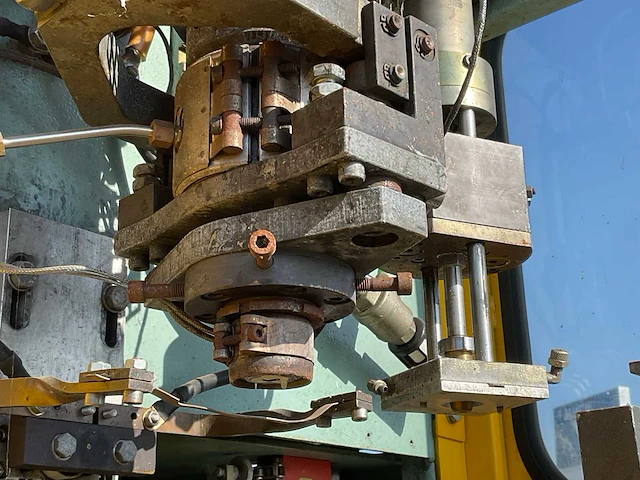 Hesta spuit gietmachine - afbeelding 16 van  29