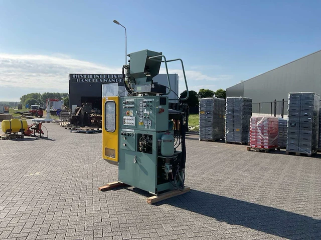 Hesta spuit gietmachine - afbeelding 23 van  29