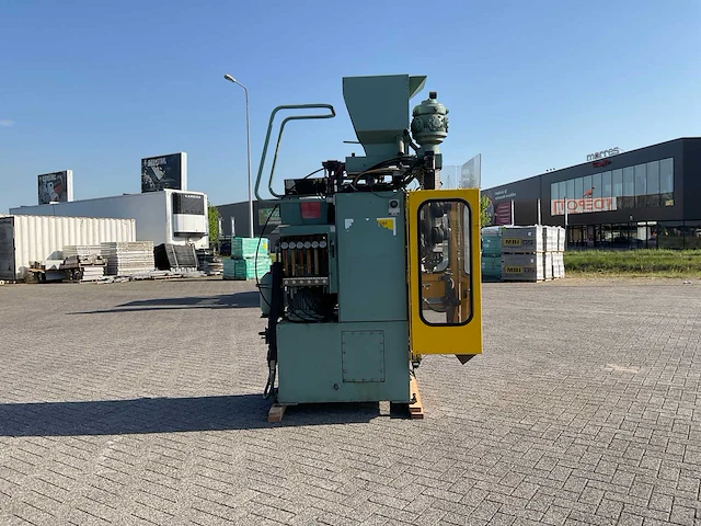 Hesta spuit gietmachine - afbeelding 25 van  29