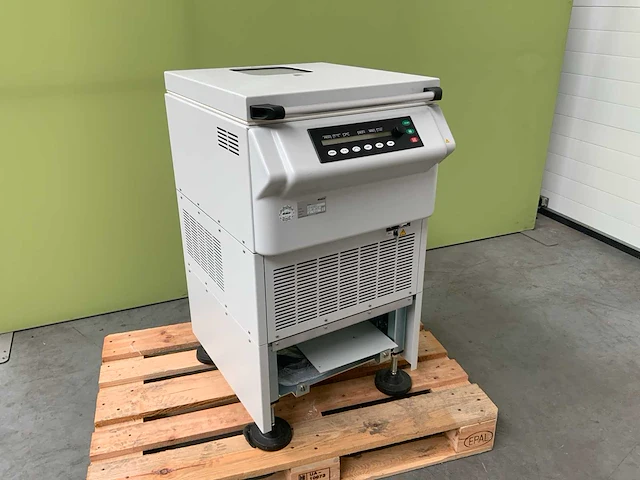Hettich 460 robotcentrifuge - afbeelding 1 van  8
