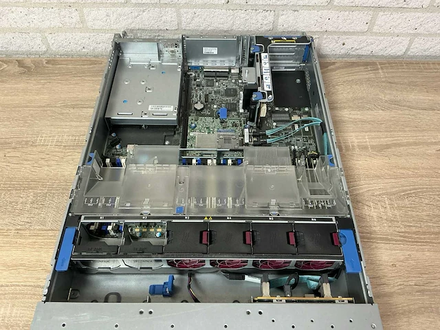 Hewlett packard enterprise (hpe) proliant dl380 gen 9 server - afbeelding 2 van  5