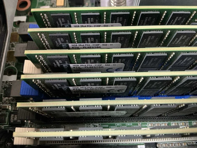Hewlett packard enterprise (hpe) proliant dl380 gen 9 server - afbeelding 3 van  5