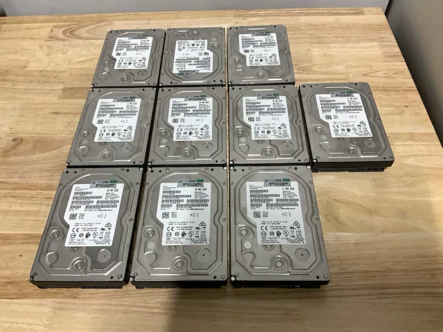 Hewlett packard hpe hdd 3,5” 4tb sas (10x) - afbeelding 1 van  3