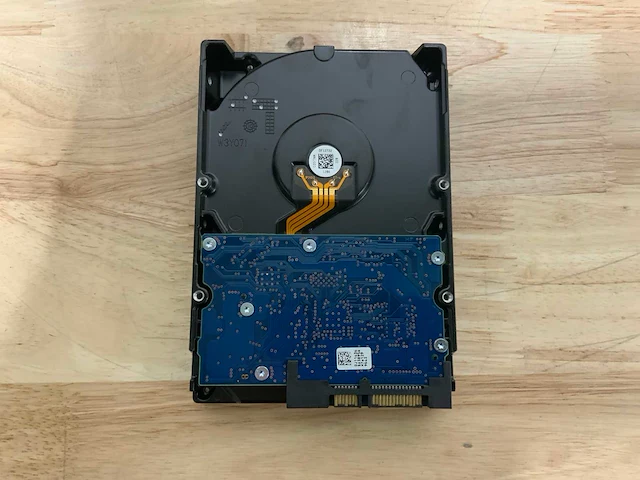 Hgst 3,5’’ sata interne hdd 2000gb (10x) - afbeelding 3 van  4