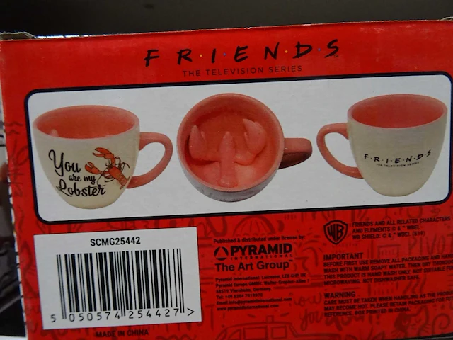 Hidden feature mug friends - lobster (53x) - afbeelding 2 van  3