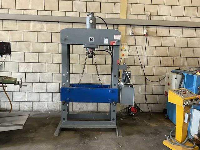 Hidroliksan werkplaatspers - afbeelding 1 van  9