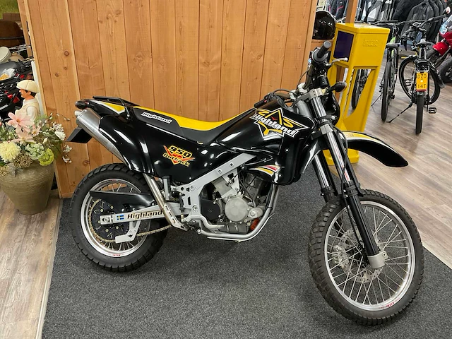Highland 950 2 outback motor - afbeelding 1 van  16
