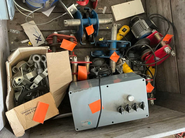 Hijs en hefmateriaal in palletbox - afbeelding 1 van  9